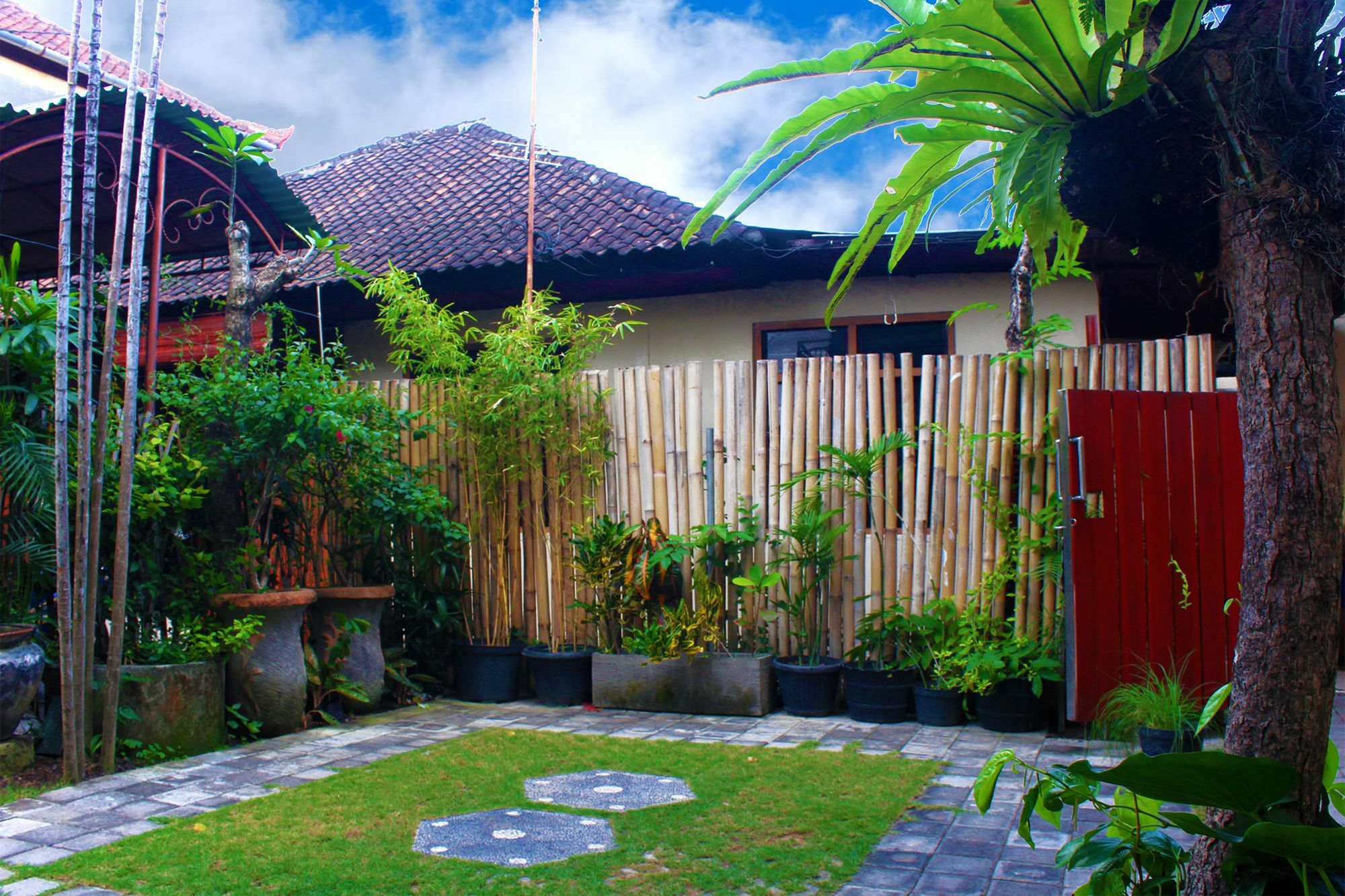 Cr Tris Rooms Seminyak Exterior foto