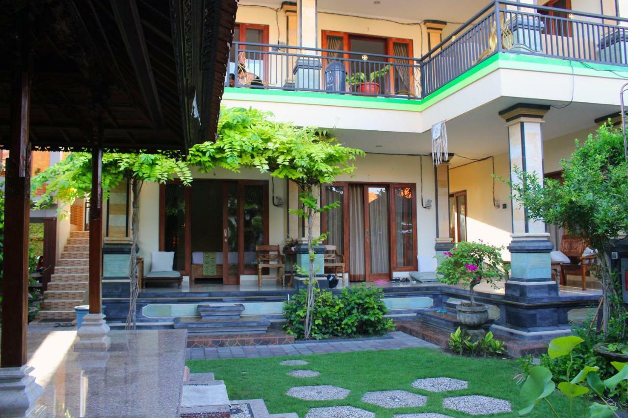 Cr Tris Rooms Seminyak Exterior foto